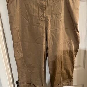 GEORGE woman stretch 22W khaki capri’s with cuff gently worn